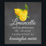 Chalkboard Look Limoncello Flasche Etikett |<br><div class="desc">Chalkboard Look Hintergrund Bild mit modernen digitalen zeichn von gelben Zitronen. Limoncello hohes Flaschenetikett Personalisiert in trendiger Typografie. Passen Sie alle Schriftart und Texte an. Von dir selbst handgefertigt. Bestellen Sie extra für Last Minute Geschenke. Um die komplette Linie der Limoncello-Likörprodukte zu sehen, besuchen Sie bitte "The Hungarican Princess -...</div>