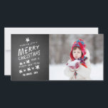 CHALKBOARD MERRY CHRISTMAS | FERIENFOTOKARTE FEIERTAGSKARTE<br><div class="desc">RUSTISCHES MERRY CHRISTMAS | FERIENFOTOKARTE. Elke Clarke© Fun Chalk Schriftart verwendet auf einem schwarzen Chalkboard Effekt Hintergrund. Wir wünschen Ihnen frohe Weihnachten und ein glückliches neues Jahr. Personalisieren Sie mit Ihrem Namen und Foto. Weitere Farben und Stile sind unter www.zazzle.com/monogramgallery verfügbar.</div>