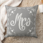 Chalkboard Mrs Brides Pillow Any Color Kissen<br><div class="desc">Chalkboard Vintag Moderne Mr. and Mrs. Chalkboard Wedding Einladungen Sweet und sassy chalkboard Hochzeiten. Chalkboard Vintag Modern Mr. und Mrs. Chalkboard Wedding Pillows. Sie können dieses wunderschöne elegante Vintag Elements Coral, Blue, Gray and White Vintag Bird Pillow personalisieren, um alles zu sagen, was Ihnen gefällt, oder die bestehende Mrs. für...</div>