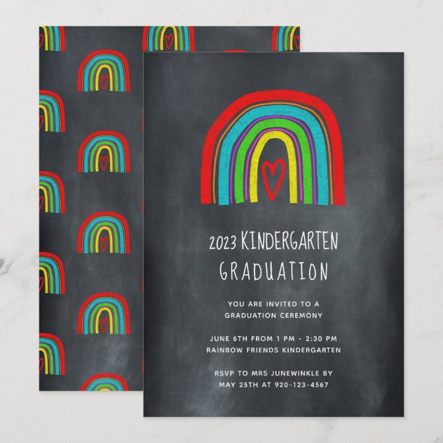 Chalkboard Rainbow Kindergarten Abschluss Einladung (Vorne/Hinten)