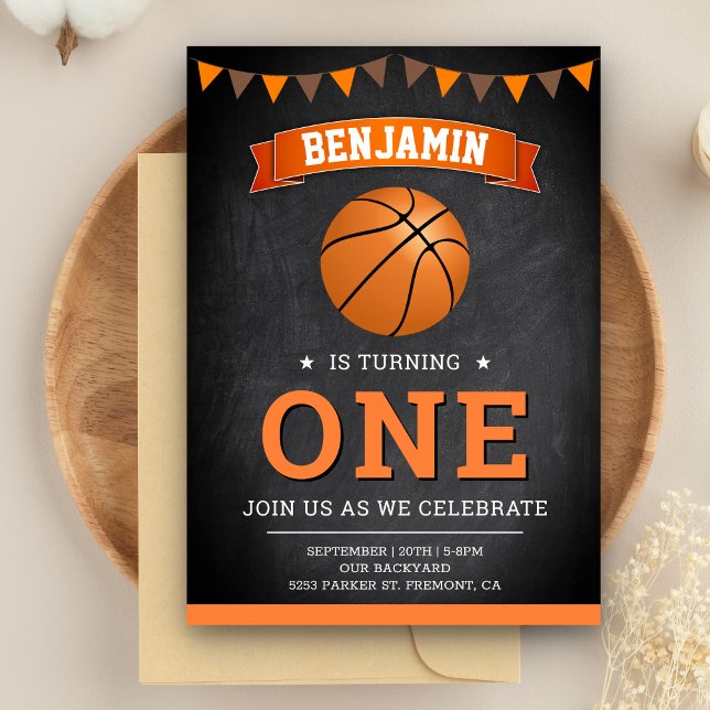 Chalkboard Sports Basketball 1. Geburtstag Party Einladung (Von Creator hochgeladen)