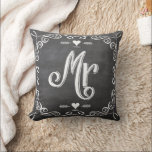 Chalkboard Vintag Modern Mr. Groom Pillow Kissen<br><div class="desc">Chalkboard Vintag Moderne Mr. and Mrs Chalkboard Wedding Einladungen Süße und sassy chalkboard Hochzeiten Chalkboard Moderne Vintage Typografie Einladungen Sweet and sassy chalkboard Hochzeiten Hochzeiten Party T - Shirt</div>