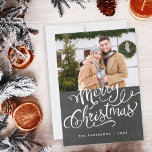 Chalkboard Weihnachtsfeiertag Foto Overlay Feiertagskarte<br><div class="desc">Individuell gestaltete Urlaubskarte mit "Frohe Weihnachten" handgeschriebenem Design auf Chalkboard-Hintergrund.</div>