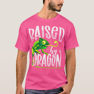 Chameleon, ausgelöst durch einen Drachen T-Shirt