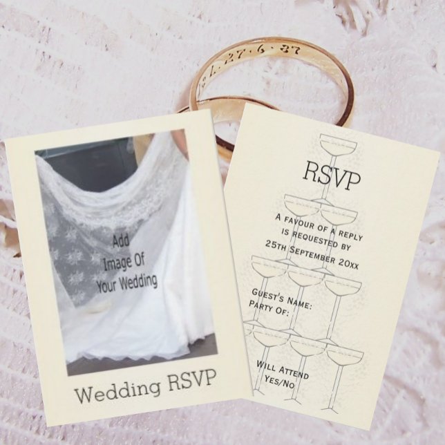 Champagne Glasses Wedding RSVP Karte (Von Creator hochgeladen)