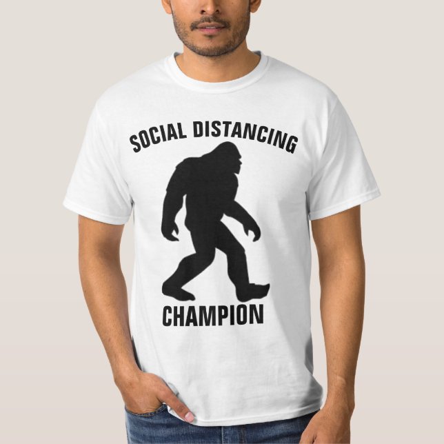 CHAMPION DE DISTANCE SOCIALE BIGFOOT T-shirts amus (Devant)