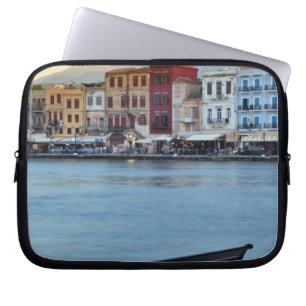 Chania bei Dämmerung, Chania, Kreta, Griechenland Laptopschutzhülle