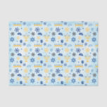 Chanukka Chanukah Menorah beleuchtet Sterne Seidenpapier<br><div class="desc">Ein Muster jüdischer Chanukka-Elemente wie menorah Kandelaber, Davidsstern, Driedel und Yamaka oder Kippah. Der Hintergrund ist ein hellblaues Aquarell Washington. Sie können die Größe des Musters ändern, um es größer oder kleiner zu machen, indem Sie auf Customize es anklicken.</div>