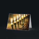 Chanukka Menorah beleuchtet Shalom, Frieden zu Feiertagskarte<br><div class="desc">Diese Chanukka-Karte scheint,  mit innerem Licht als die Kerzen auf dem menorah zu glühen belichten ein antikes Buch im Hintergrund. Sie wünscht elegant den aufnahmefähigen Frieden,  "Shalom".  Chanukah/Chanukka ist die perfekte Jahreszeit,  Ihren Wunsch für Frieden zu allen Ihren Freunden und geliebten zu,  besonders die des jüdischen Glaubens zu äußern.</div>
