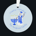 Chanukka-Schneemann Menorah Chrismukkah Andenken Ornament<br><div class="desc">Personifizieren Sie eine Seite dieses Chanukka Schneemanns und Menorah für das einer netten Andenkenverzierung. Eine Seite hat einen Kreis des Textes, in dem Sie die Benennung zu Ihrem Herzinhalt besonders anfertigen und personifizieren können: addieren Sie das Jahr, das Sie verheiratet waren, stellen Sie erste das Chanukka-Verzierung eines Babys oder ein...</div>