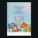 Chanukka- und Weihnachtsfeiertags-Karte Feiertagskarte<br><div class="desc">Feiern von Chanukka und von Weihnachten an Ihrem Haus? Ist hier eine Feiertagskarte, die gerade für Sie gemacht wird. Sie kennzeichnet Geschenke und ein menorah mit einer schneebedeckten Basis und einem Blendungshintergrund. Menorah durch Vecteezy. Die Karte ist einfach, mit Ihrer Benennung, Schriftart-, Schriftartfarbe-, Papierformwahlen und Wahl von sechs Papiersorten besonders...</div>