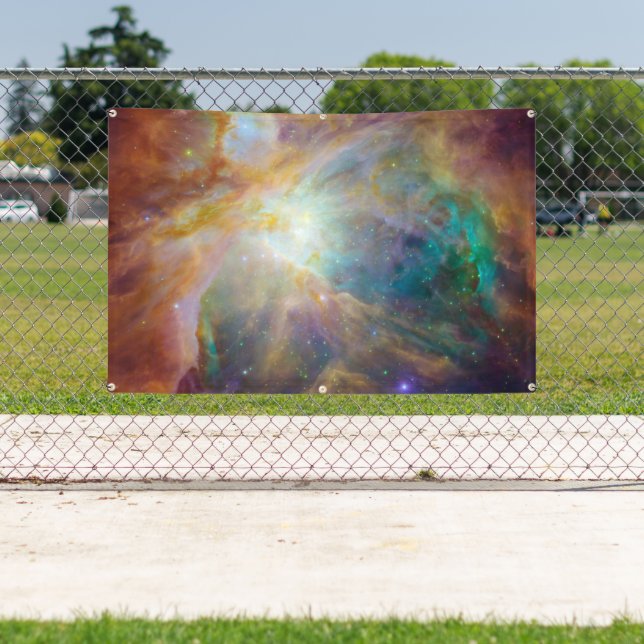 Chaos im Herzen des Orion Spitzer Hubble Composite Banner (InSitu)