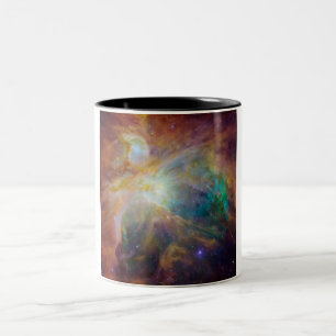 Chaos im Herzen des Orion Spitzer Hubble Composite Zweifarbige Tasse