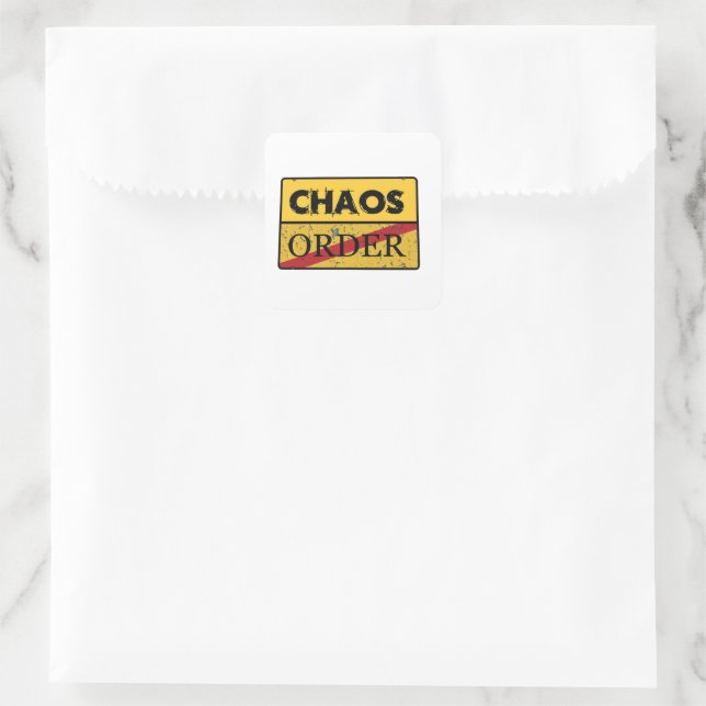 Chaos & Order Quadratischer Aufkleber (Tasche)