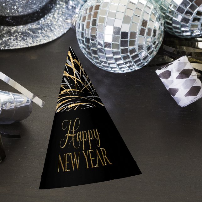 Chapeaux De Fêtes Campagne Noir & Or Réveillon du Nouvel An (How cute are these party hats! Grab them now in preparation for your NYE party!)