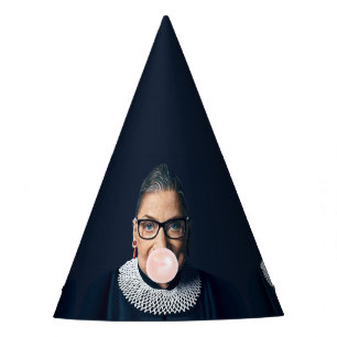 Chapeaux De Fêtes Ruth Bader Ginsburg soufflant du chewing-gum rose