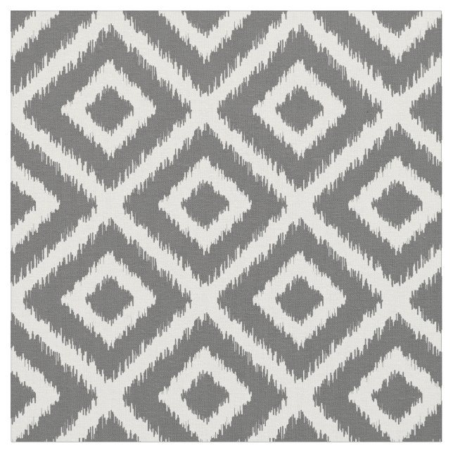Charcoal Gray Ikat Diamonds Stoff (Nahaufnahme)