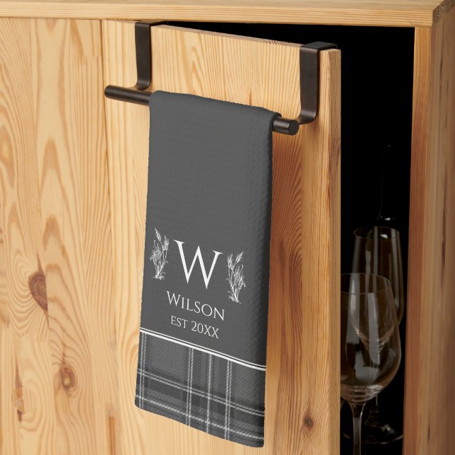 Charcoal Gray Tartan Karierter Individuelle Name M Geschirrtuch (Drittel gefaltet)