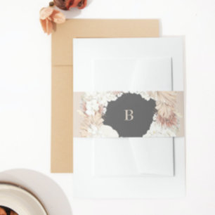 Charcoal Pampas Wreath Cream Boho Monogram Wedding Einladungsbanderole