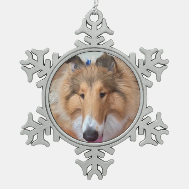 Charlie der Hund Schneeflocken Zinn-Ornament (Vorderseite)