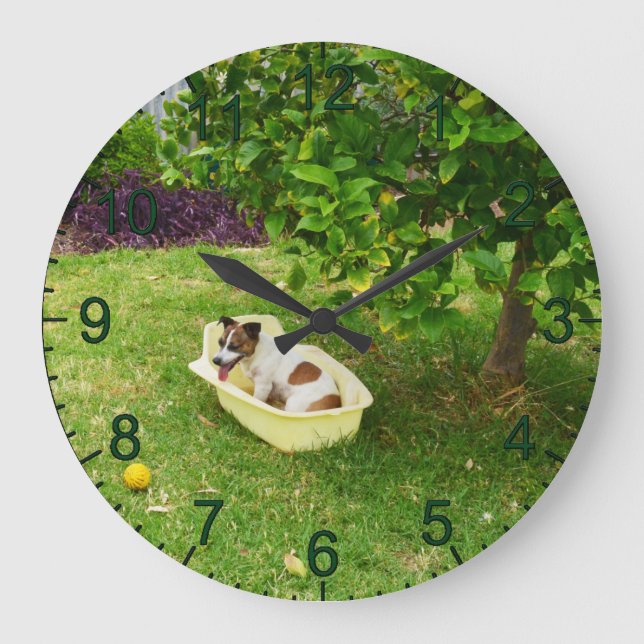 Charlie The Fox Terrier Bath Time, Wall Clock Große Wanduhr (Vorderseite)