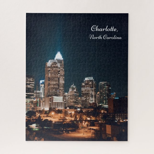 Charlotte North Carolina City Skyline Night (Vertikal)
