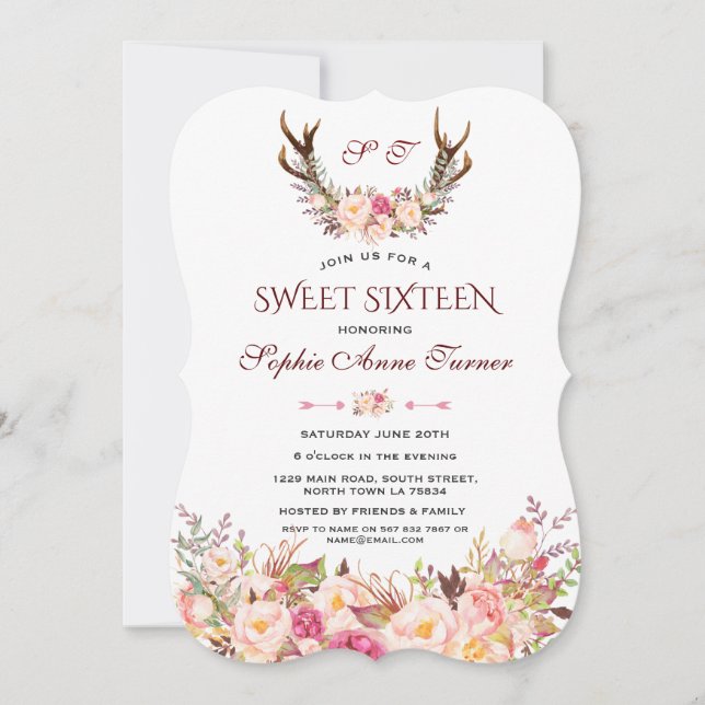 Charm Pink Blush Floral Antlers Monogramm Sweet 16 Einladung (Vorderseite)