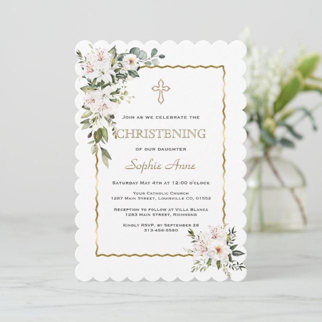 Charm White Lilies Rose Gold Girl Christening Einladung (Stehend Vorderseite)