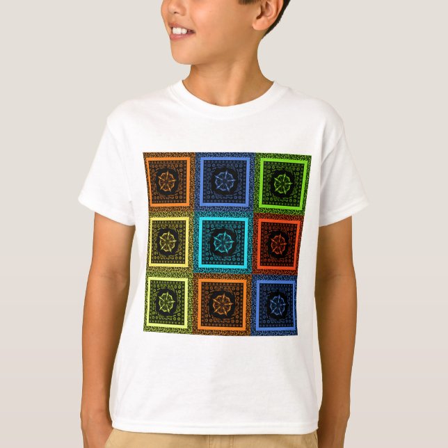 Charmantes, mehrfarbiges Musterdesign T-Shirt (Vorderseite)