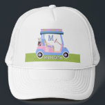Charming Feminine Golf Cart Clubs Monogram Name Truckerkappe<br><div class="desc">IN DER SAMMLUNG OBEN DIESER BESCHREIBUNG SIND PASSENDE GRUPPEN VERFÜGBAR (Golf Gal in Rosa und Blau). Das ist ein bezaubernder, einzigartiger Golfwagen - schön in Rosa und Blau mit einer Touch Glühen auf seinem Dach - geschmackvoll gemacht - bereit zum Laufen - Golfballmarker. Individuelle Typografie für Monogram / Initial und...</div>