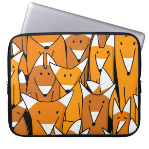 Charming Fox Family: Spielerisches Tiermuster Laptopschutzhülle