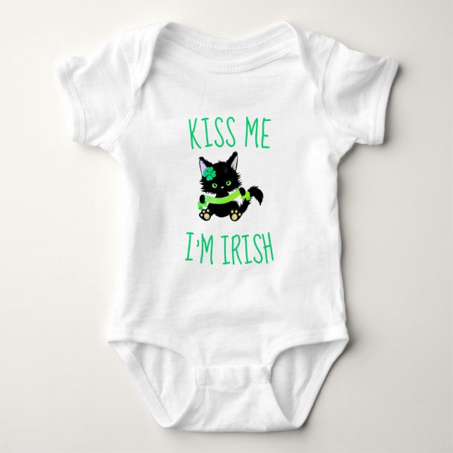 Charming Kiss Me I'm Irish Cat Baby Strampler (Vorderseite)
