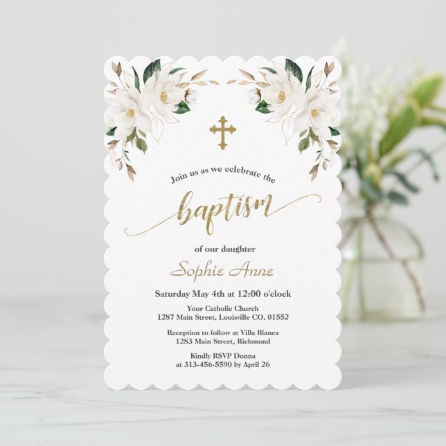 Charming White Magnolia Gold Taufkalligrafie Einladung (Stehend Vorderseite)