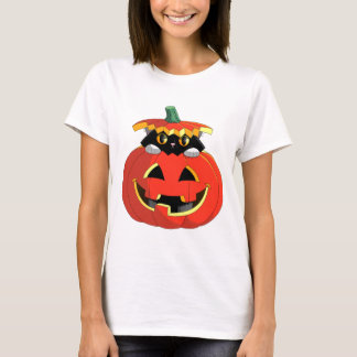 Chat dans un T-Shirt de citrouille