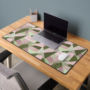 Chat de bureau rose et vert en écaille