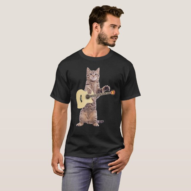 Chat jouant le T-shirt de guitare (Devant entier)
