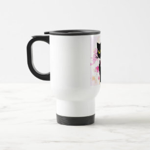 Chat noir avec la tasse rose de voyage de coeurs
