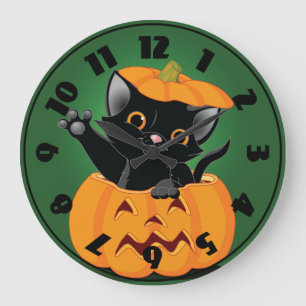 Chat noir dans une horloge de citrouille