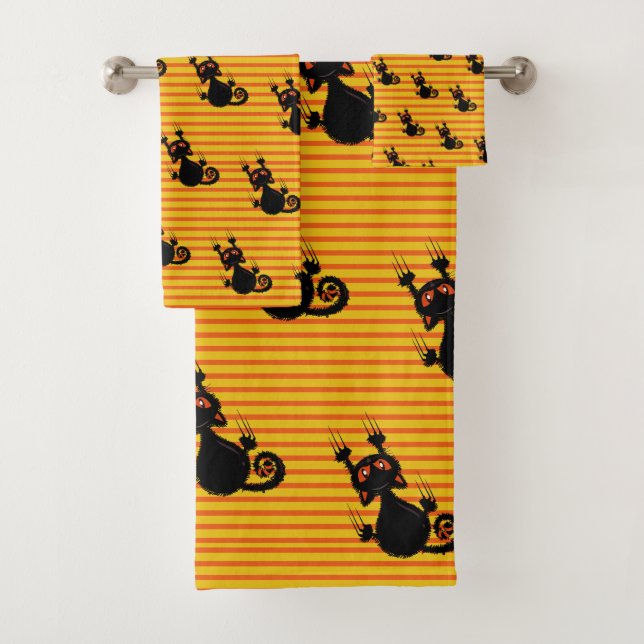 Chat noir mignon (En situation)