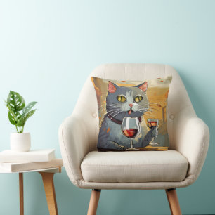 Chat profitant d'un coussin de vin !