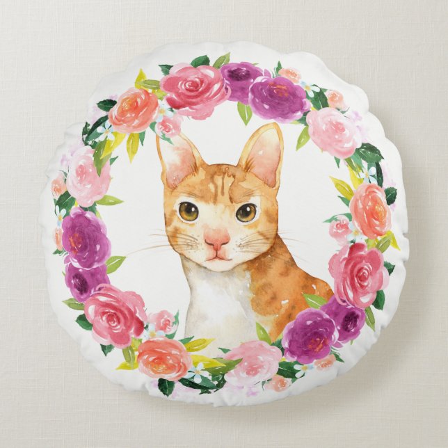 Chat Tabby Orange avec Coussin de couronne fleurie (Devant)