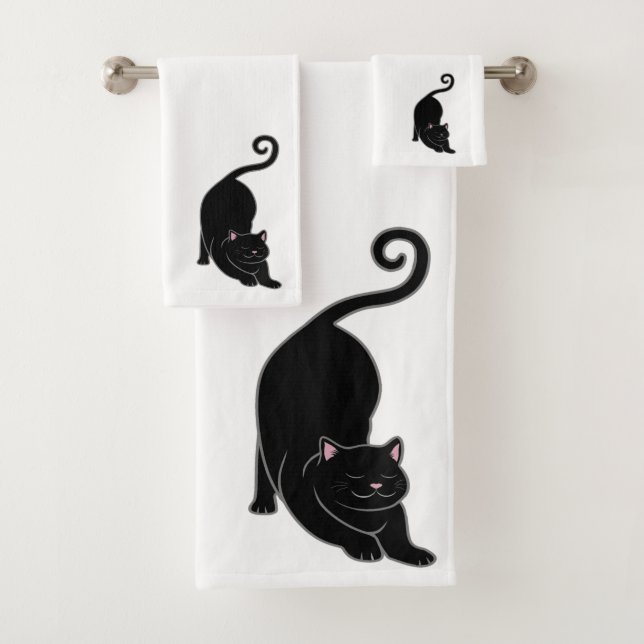 Chat tourné vers le bas sur fond blanc (En situation)