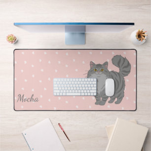 Chatte grise tabby aux longs poils maman personnal