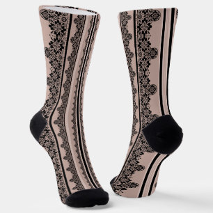 Chaussette Dentelle noire, ajourée, arrière - plan marron, be