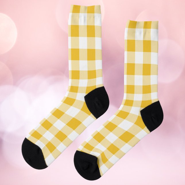 Chaussette en vichy Motif jaune et blanc (A pair of socks with a yellow and white gingham pattern)
