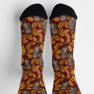 Chaussette Hiboux d'automne sur fond rouge foncé