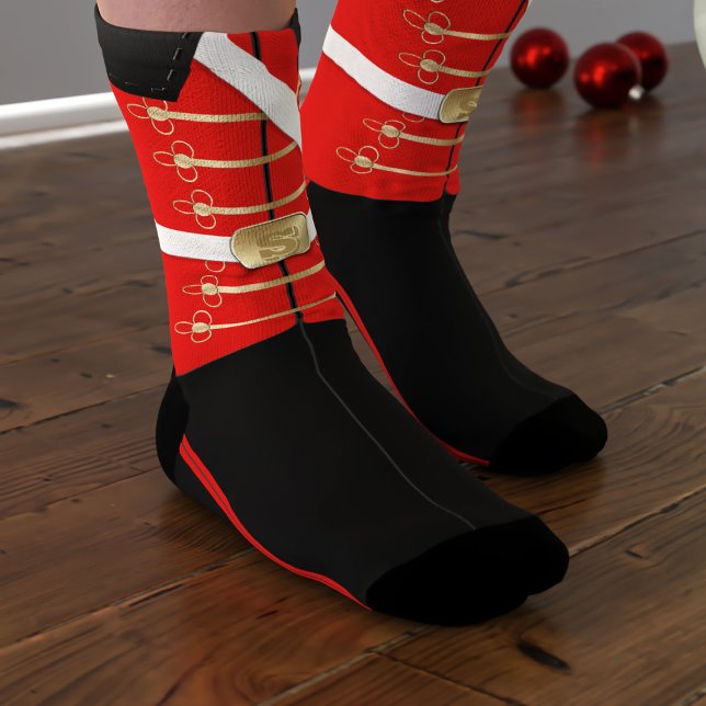 Chaussette Jouet de Noisette Rouge Soldat Chaussettes de Noël (You can stand to attention in these festive socks. Just add your initial to the soldier's belt!)