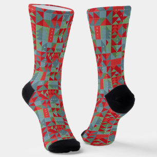 Chaussette Motif géométrique rouge, gris, vert.