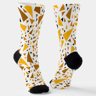 Chaussette Triangles brun jaune sur arrière - plan rétro blan