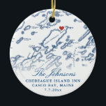 Chebeague Island Map Neugezogenes Foto Weihnachten Keramik Ornament<br><div class="desc">Feiern Sie ihre Liebe mit einem personalisierten Weihnachtsschmuck,  mit einer raffinierten marineblauen Karte von Chebeague Island in Casco Bay,  Maine. Das Foto des Ehepaares liegt auf der Rückseite und ist ein herzliches Mmento,  das zum Gedenken an ihre Hochzeit und zur Stimmungsgabe der Feriendekoration beiträgt. Entworfen von Coastal Map Designs.</div>